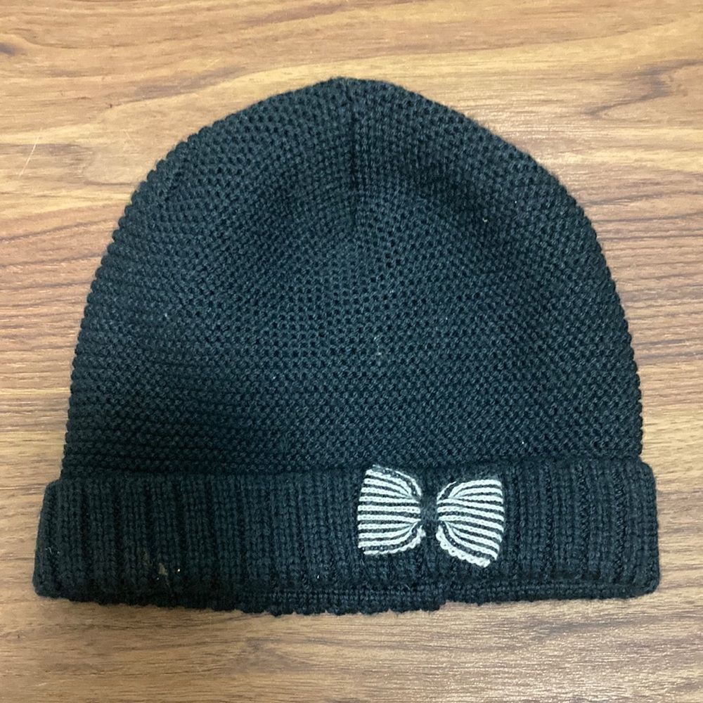 Jacadi Girls Black Knit Beanie with Side Bow. Size 53 (10-12).